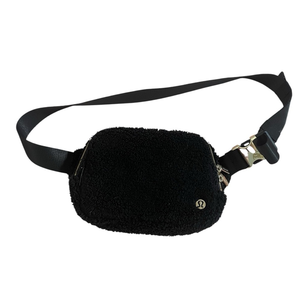 lululemon athletica Black Fleece Belt Bag